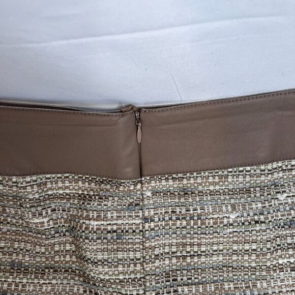 AKRIS Punto Tan Tweed with Leather Trim Back Zip Pencil Mini Skirt Size 8 - Picture 5 of 9